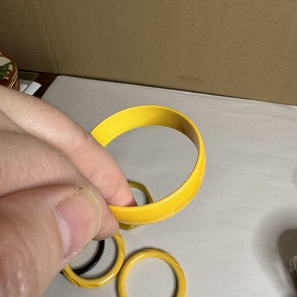 Vtg Bakelite Bangle Bracelets Craved Yellow Green TESTED MCM Retro Spacer Corn - Picture 9 of 16